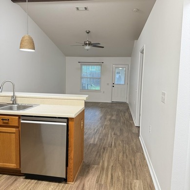 Welcome to this beautifully updated 2-bedroom, 2-bath townhouse - photo 5
