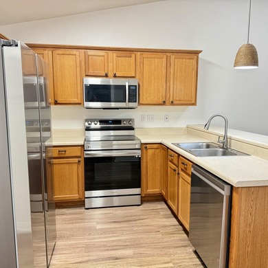 Welcome to this beautifully updated 2-bedroom, 2-bath townhouse - photo 6