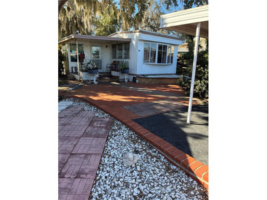 Lake Griffin Home For Sale in Fruitland Park Florida