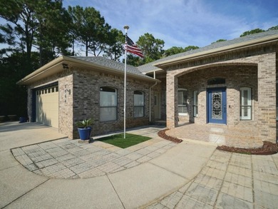 Spanning an impressive, unique custom build home that was built - photo 4