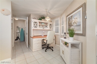 Bright & Sunny END UNIT condo overlooking natural - photo 4
