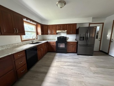 Very motivated sellers! This city property is set back from the - photo 3