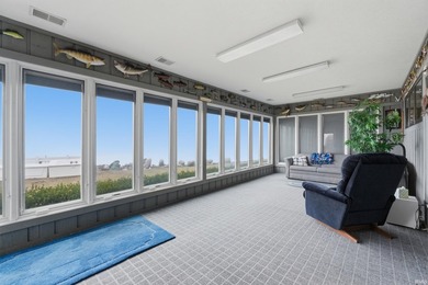 Beautiful lakefront home with panoramic views across the entire - photo 9