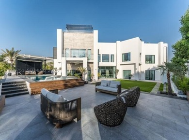 Location: Emirates Hills, Dubai. Discover the pinnacle of *Old - photo 11