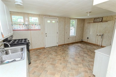 Opportunity awaits! This 2 bedroom 1 bath home is ready for your - photo 11