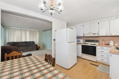 Welcome to this charming and well-maintained 2 bedroom, 2 - photo 7