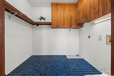 $200,000 PRICE DROP!!!!!!!Step into this historic Kamaaina home - photo 8