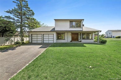 Welcome to 7 Stirrup Lane, a light-filled home on a beautiful - photo 1