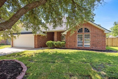 Welcome to Whitehouse living at its finest! This beautifully - photo 6