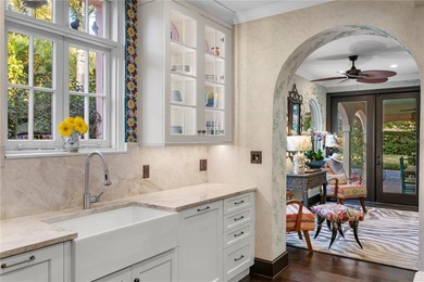 A 1924 Spanish Revival Estate in Historic Old Pasadena. Beyond - photo 13