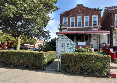 A huge spacious Brick multifamily property located in the heart - photo 3