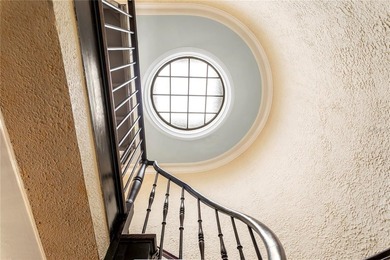 A 1924 Spanish Revival Estate in Historic Old Pasadena. Beyond - photo 27