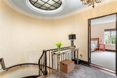 A 1924 Spanish Revival Estate in Historic Old Pasadena. Beyond - photo 28