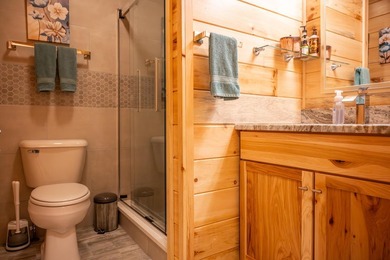 Beautiful newer home built in 2022, offering 3 bedrooms, 2 full - photo 34