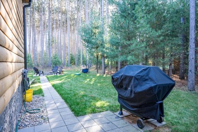 Beautiful newer home built in 2022, offering 3 bedrooms, 2 full - photo 53