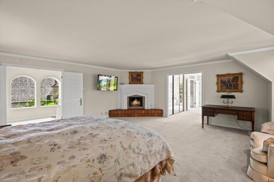 Welcome to the Saratoga Country Manor. Situated on a private and - photo 12