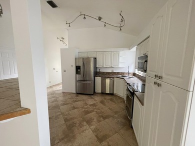 Recently refreshed 3-bedroom, 2-bathroom home located in Rivera - photo 5