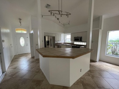 Recently refreshed 3-bedroom, 2-bathroom home located in Rivera - photo 7