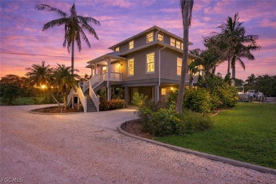 Discover a beautifully elevated island retreat in the exclusive - photo 1