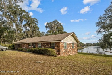 (private lake, pond, creek) Home For Sale in Interlachen Florida