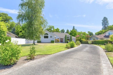 Lake Home For Sale in Grants Pass, Oregon