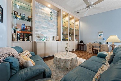 Beautiful 2Bd, 2Ba waterfront POOL villa. Ideally located in the - photo 7