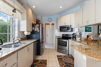 Beautiful 2Bd, 2Ba waterfront POOL villa. Ideally located in the - photo 9