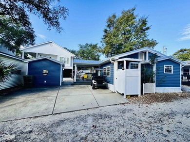 SELLER MOTIVATED PRICE! Adorable 2 bed/1 bath Retro Beach House - photo 2