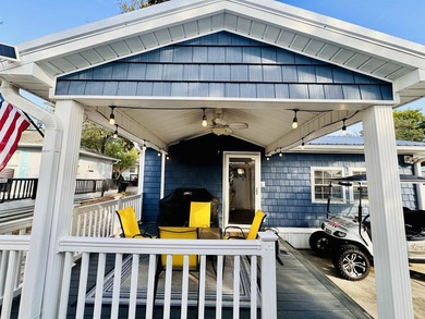 SELLER MOTIVATED PRICE! Adorable 2 bed/1 bath Retro Beach House - photo 4