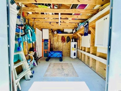 SELLER MOTIVATED PRICE! Adorable 2 bed/1 bath Retro Beach House - photo 7