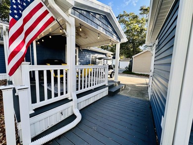 SELLER MOTIVATED PRICE! Adorable 2 bed/1 bath Retro Beach House - photo 8