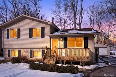 (private lake, pond, creek) Home Active Under Contract in Lake Orion Michigan