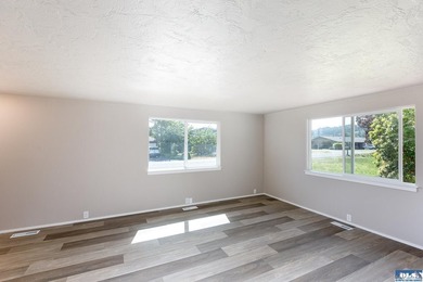 Meticulously updated from top to bottom, this move-in ready - photo 16