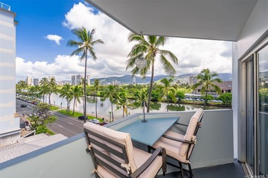 Experience unparalleled views of the Ala Wai Canal, Golf Course - photo 1