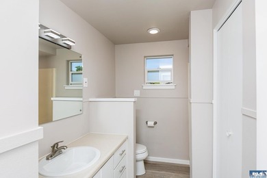 Meticulously updated from top to bottom, this move-in ready - photo 27