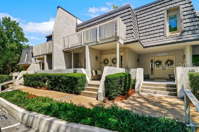 Beautifully updated 2-bedroom, 2.5-bath townhome in Golfmaster - photo 1