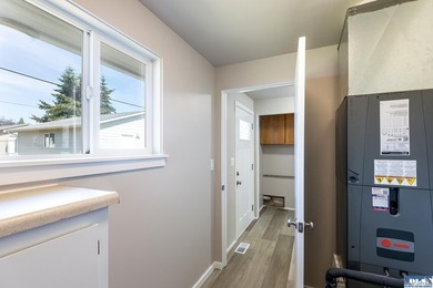 Meticulously updated from top to bottom, this move-in ready - photo 33