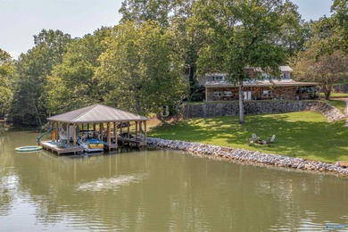 Neely Henry Lake Home For Sale in Rainbow City Alabama