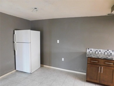 Don't miss out on this opportunity! LOCATION! LOCATION! - photo 3