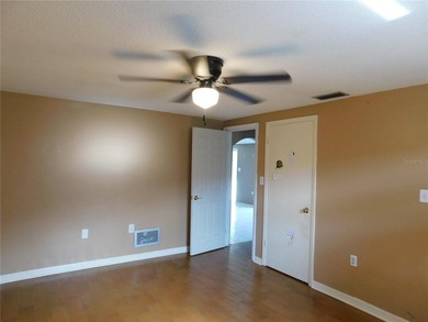 Don't miss out on this opportunity! LOCATION! LOCATION! - photo 8