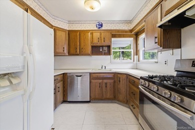 Welcome to this charming home located in the heart of Whitestone - photo 22