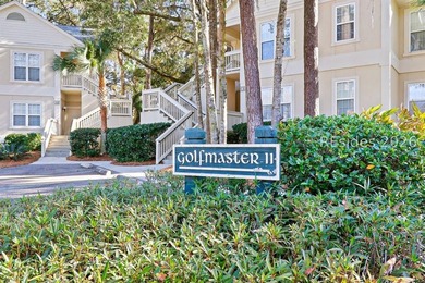 Beautiful and bright 3BR 3BA. End unit. Spacious & inviting - photo 1