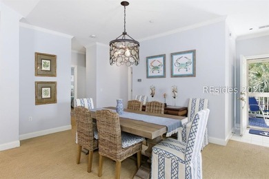 Beautiful and bright 3BR 3BA. End unit. Spacious & inviting - photo 2