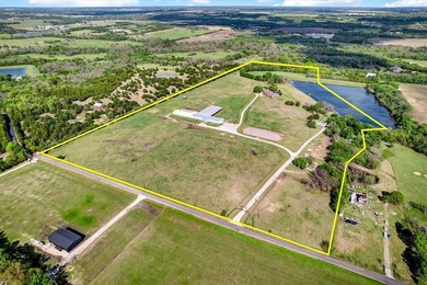 ESTATE with STRATEGIC FLEXIBILITY awaits in the heart of North - photo 6