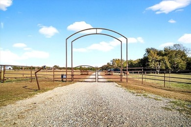 ESTATE with STRATEGIC FLEXIBILITY awaits in the heart of North - photo 9