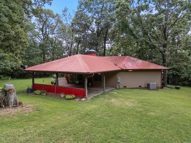 Lakefront Property with 10 Acres - Perfect for a Gentleman's - photo 5