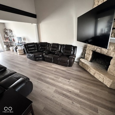 Spacious End-Unit Condo Townhome Overlooking Fall Creek! Enjoy - photo 2