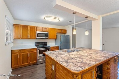 SELLER IS OFFERING TO PAY $5,000 TOWARDS BUYERS CLOSING COSTS - photo 5