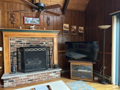Hemlock Farms Chalet: One-level living on over 3/4 of an acre - photo 12