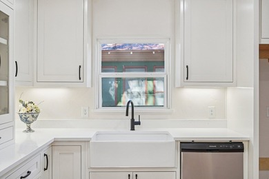 Move right in to this beautifully updated 4-bedroom, 3-bath home - photo 14